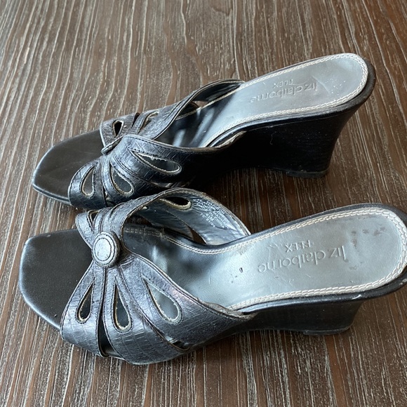 2/$20. Liz Claiborne flex ladies wedge heel shoes in size 6 1/2. Black leather. - Picture 2 of 8